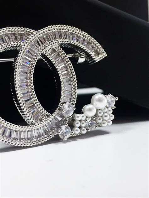 chanel broach with pearls and chains|authentic chanel brooches.